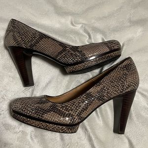 Söfft Snake Print Pumps